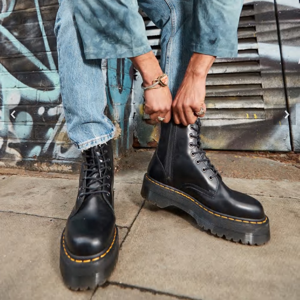 DR MARTENS AIR WAIR JADON BOOT SMOOTH LEATHER PLATFORMS